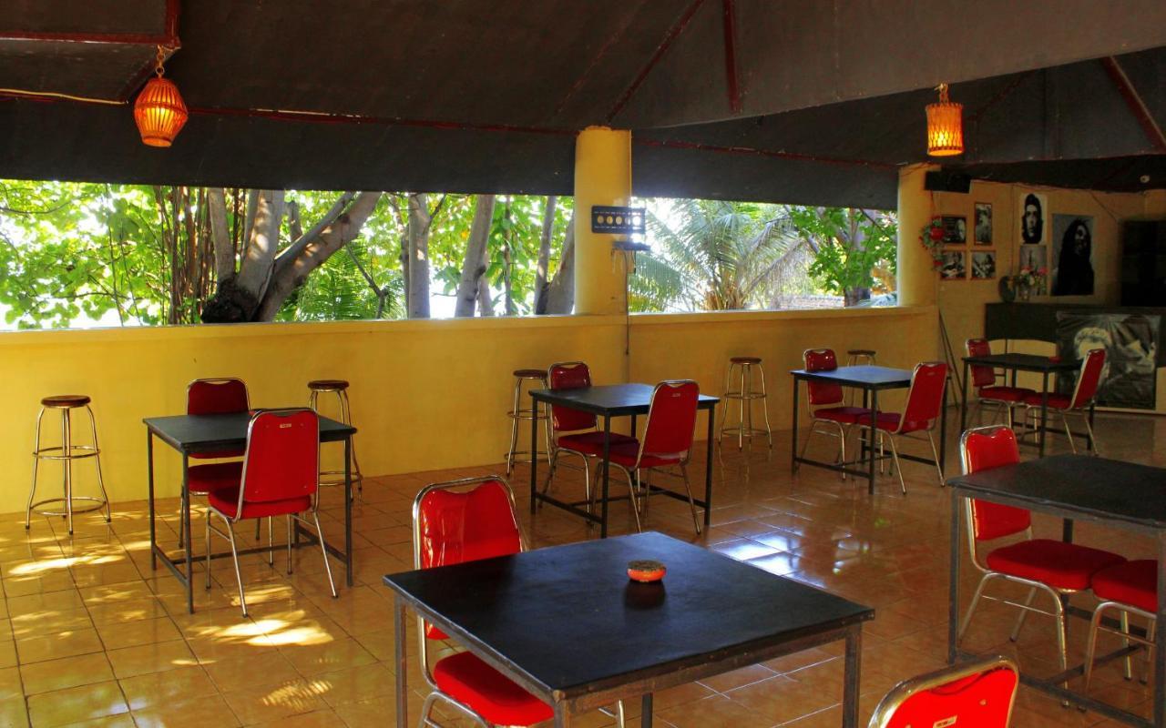 FX72 Beach Resort Maumere Exterior foto