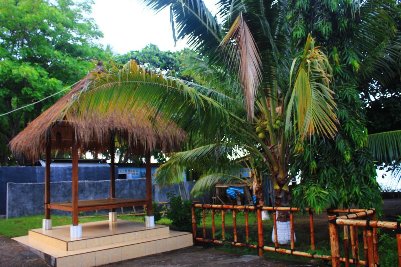 FX72 Beach Resort Maumere Exterior foto