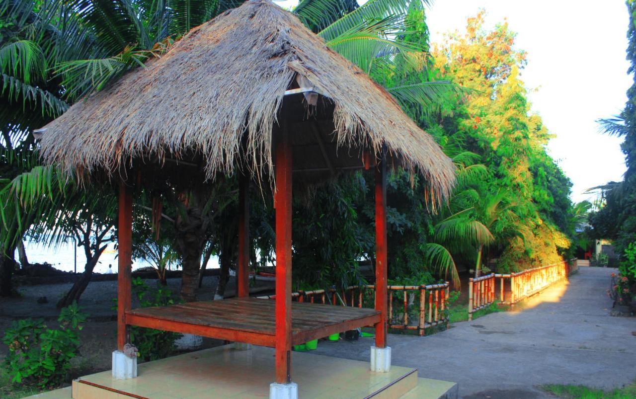 FX72 Beach Resort Maumere Exterior foto