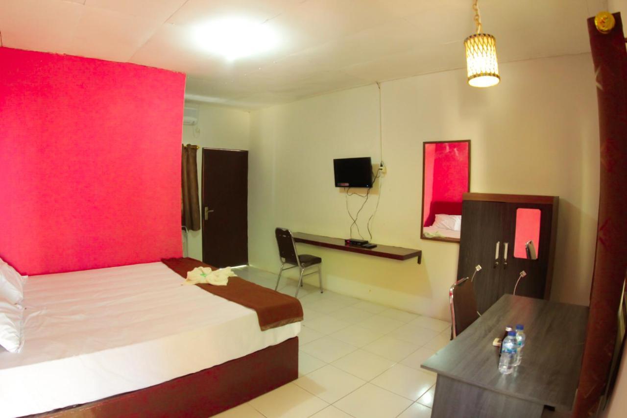 FX72 Beach Resort Maumere Exterior foto