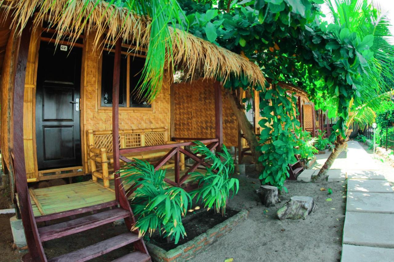 FX72 Beach Resort Maumere Exterior foto