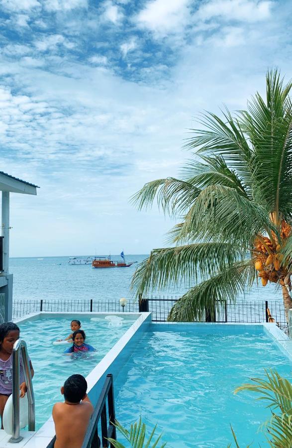 FX72 Beach Resort Maumere Exterior foto
